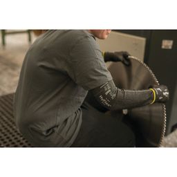 HyFlex® 11-251 Cut Resistant Sleeves thumbnail-4